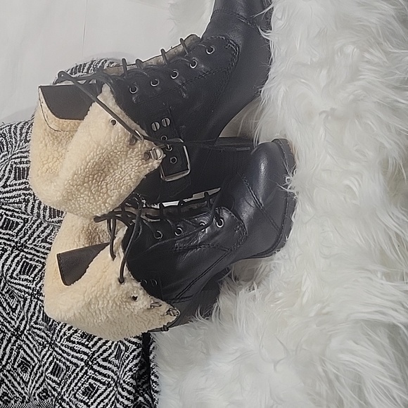 Boots - Picture 2 of 10